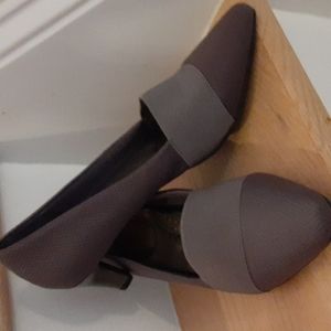 Abella  Dark Gray Women's pump Size 9.5